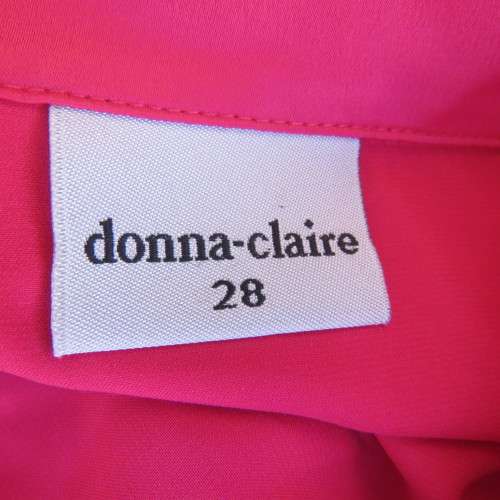 Soft and silky smart magenta pink short sleeve top. By `Donna-Claire. Size 52/28. New condition.