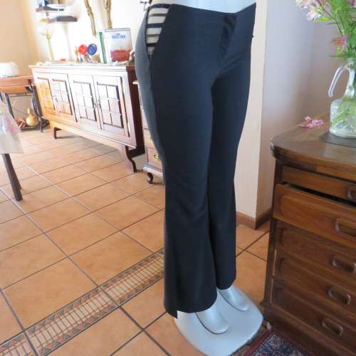 Sexy, smart black bootcut pants by `INWEAR` in size 32/8. In rayon/polyester stretch. As new.