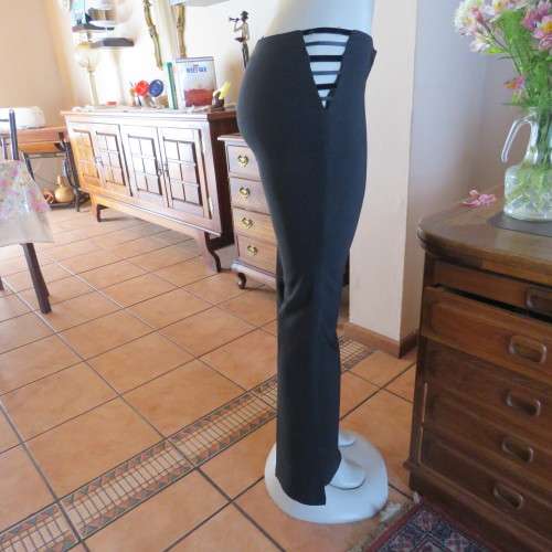 Sexy, smart black bootcut pants by `INWEAR` in size 32/8. In rayon/polyester stretch. As new.