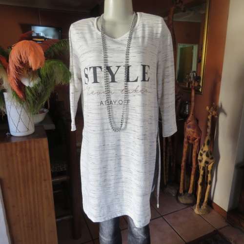 Casual comfy logo slip over long top on beige/black mottled polycotton. Size 38/14.Good condition