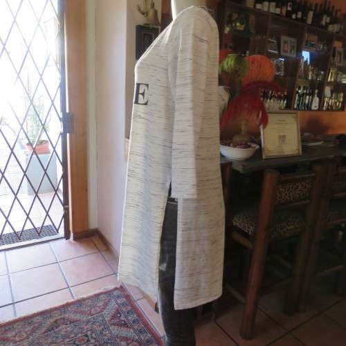 Casual comfy logo slip over long top on beige/black mottled polycotton. Size 38/14.Good condition