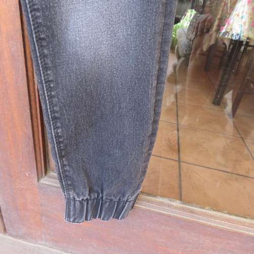 Black stretch polycotton jeans by (andUS) for 12 year old boy. Pockets front + back. As new.