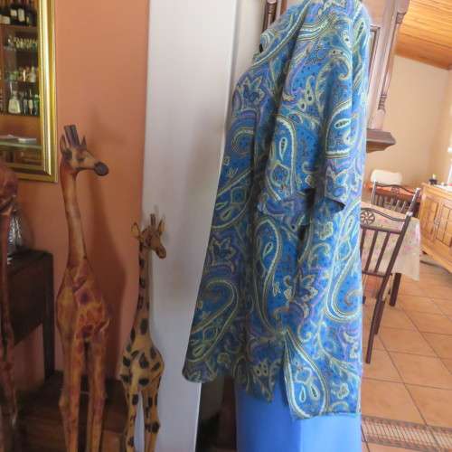 As new short sleeve top in blues, yellow, lilac and brown paisley designs. Size 46/22 by IMAGEMAKERS