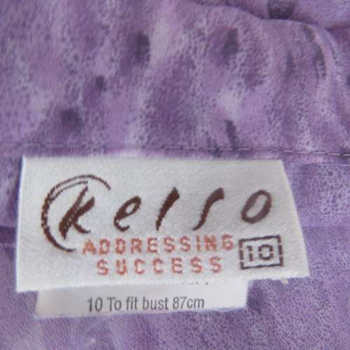 Smart KELSO top in lavender animal print. Bracelet length sleeves. Button down size 34/10. As new.