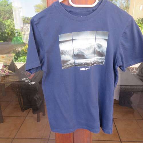 Navy short sleeve T-shirt for boy 13 to 14 years old. With ocean design on front by MAXED.