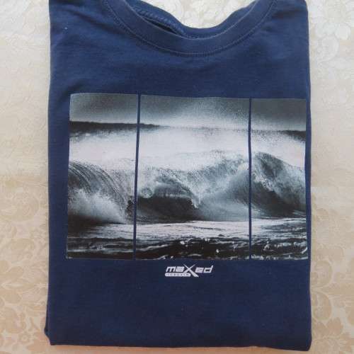 Navy short sleeve T-shirt for boy 13 to 14 years old. With ocean design on front by MAXED.