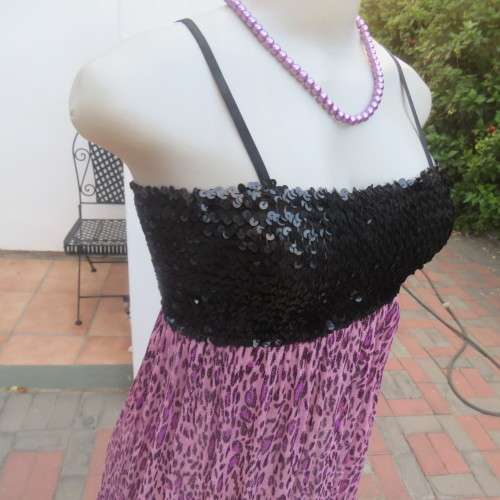 Evening dress with black stretch sequins top and violet/pink animal print balloon skirt size 32/8
