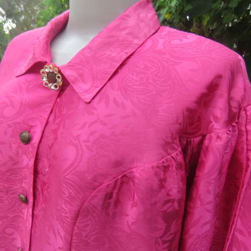 Beautiful silky floral + paisley pattern magenta pink long sleeve top from the late 80`s size 40/16.