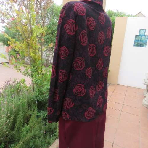 As new Fabulous black, purple and crimson floral patterned long sleeve top by OASIS size 36/12.