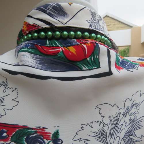 NOTICE ME short sleeve top with button down front. Size 48/24 by SOFT BLOUSE. In 100% polyester.
