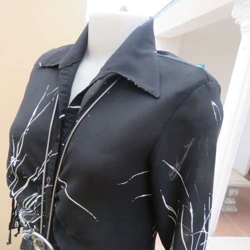 Beautiful black long tailored top with white graphic print by SENSATIONS in size 34/10. As new.