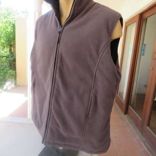 Reverseble Men`s waistcoat size XL....123cm chest.Grey brushed polyester/ black nylon.Zip-up front