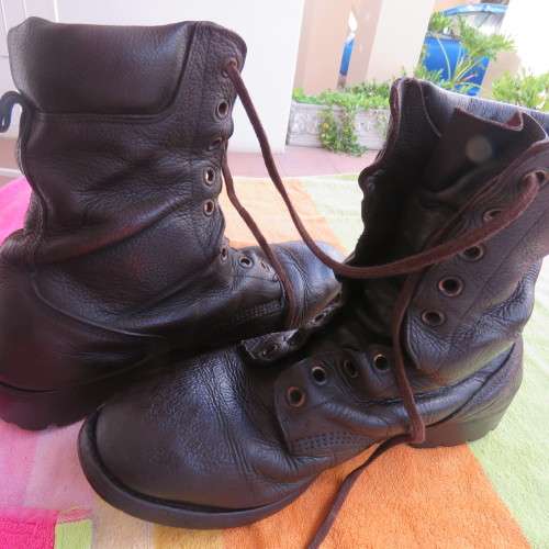 Pair SADF brown genuine leather soft top boots size 9 army size 277 by DWS 2012.Good cond.