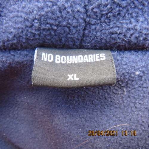 Zippered navy size XL hooded jacket.Outer in water resistant polyester.Inner fleece polyester.As new