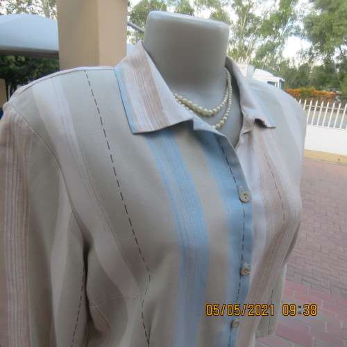 Stunning tasteful printed top in vertical blue and natural colour stripes.Size 36/12.By BASICS.