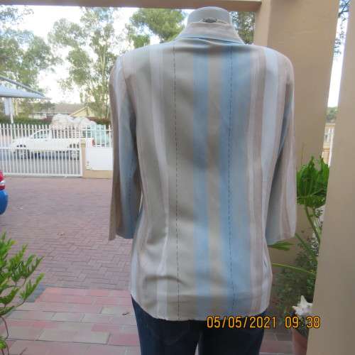 Stunning tasteful printed top in vertical blue and natural colour stripes.Size 36/12.By BASICS.