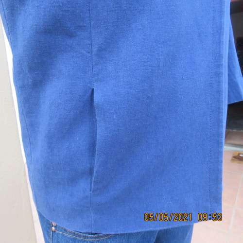 Flattering indigo blue open jacket in linen/rayon blend.One button. Size 34/10 by WOOLWORTHS.As new