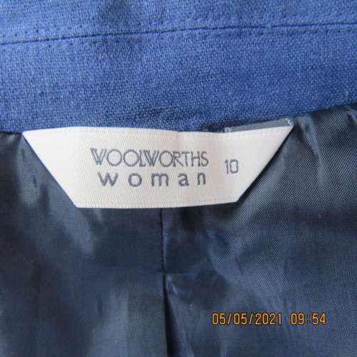 Flattering indigo blue open jacket in linen/rayon blend.One button. Size 34/10 by WOOLWORTHS.As new