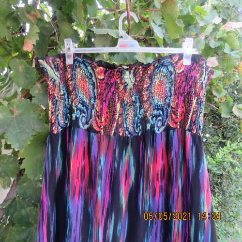 Dream summer dress in jewel colours size 42/18 by LEGIT. Maxi with elasticated top. Good condition