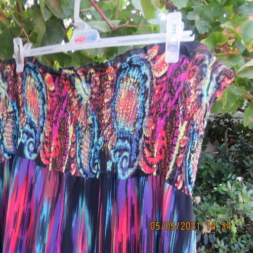 Dream summer dress in jewel colours size 42/18 by LEGIT. Maxi with elasticated top. Good condition