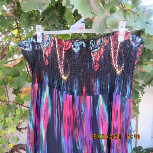 Dream summer dress in jewel colours size 42/18 by LEGIT. Maxi with elasticated top. Good condition