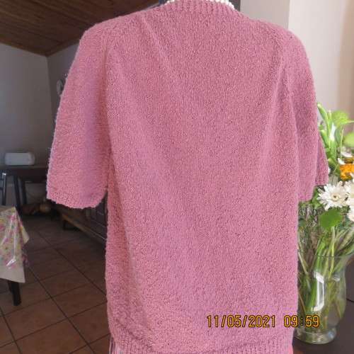 Fabulous mauve colour acrylic knit short raglan sleeve top size 42/18.Lace patterned front.As new