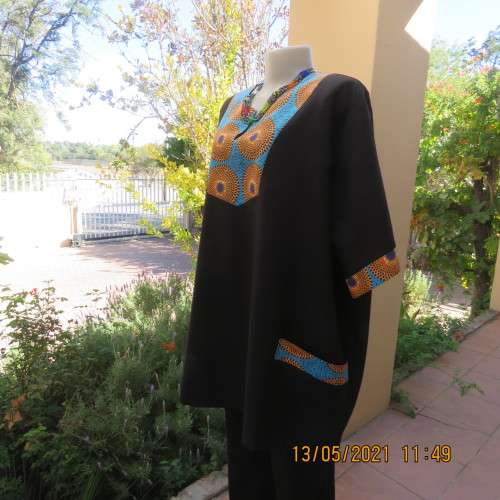 Ethnic boutique made black/blue,brick patterned top for men  size XXXL or woman 50/26+.New cond.