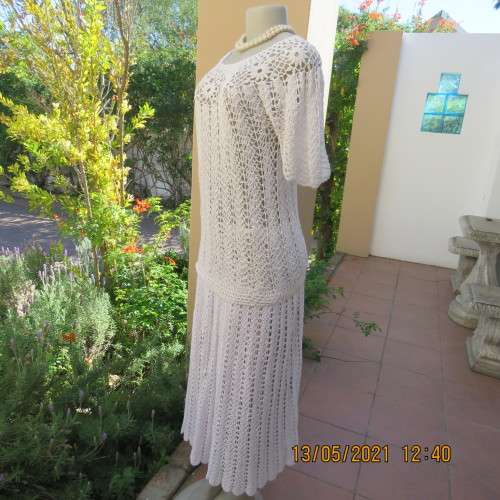 One of a kind hand crochet 2 piece cotton yarn outfit.A-line fully lined skirt.Loose top.Size 36/38