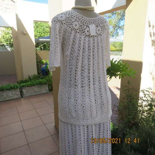 One of a kind hand crochet 2 piece cotton yarn outfit.A-line fully lined skirt.Loose top.Size 36/38