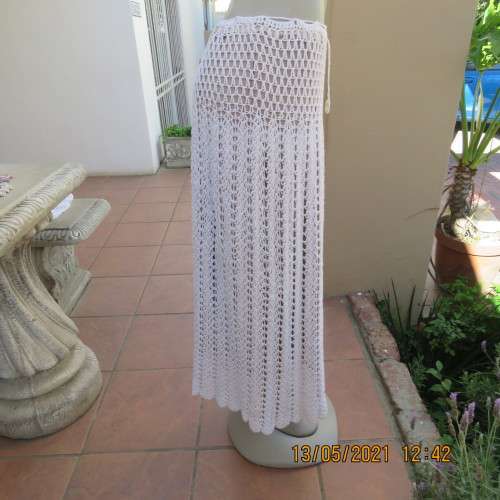 One of a kind hand crochet 2 piece cotton yarn outfit.A-line fully lined skirt.Loose top.Size 36/38