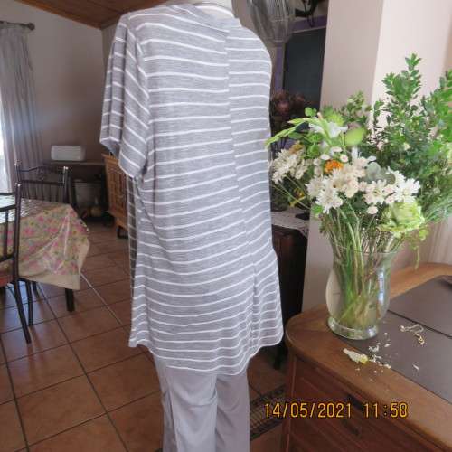 Soft easy to wear silvergrey and white stripes T shirt in viscose/poly blend.Size 44/20. As new