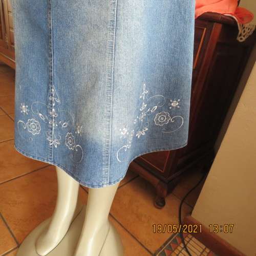 Blue fashion denim skirt in 100% cotton by ML Classics size 36/12.Embellished border. As new.