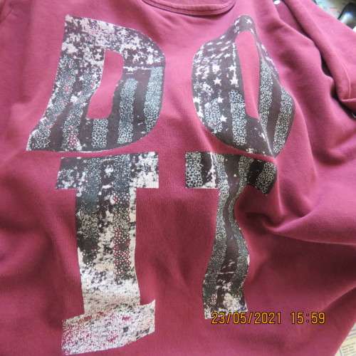 Maroon long sleeve slip over AUDACITY slip over 100% cotton top with black/silver DO IT logo.Size 40
