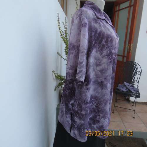 Fabulous DIANELLO size 46/22 short sleeve marble patterned purple/lilac top. Button down.As new