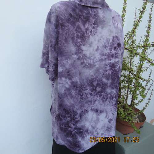Fabulous DIANELLO size 46/22 short sleeve marble patterned purple/lilac top. Button down.As new