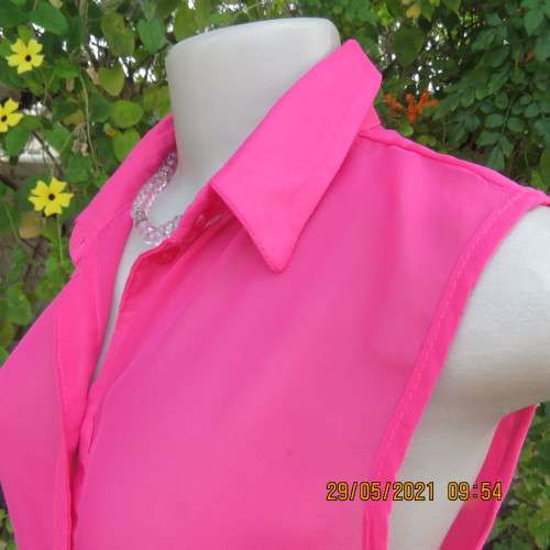 Cute hot pink sleeveless button down top with shirt collar by PINK ANGEL in size 30/6. New condition