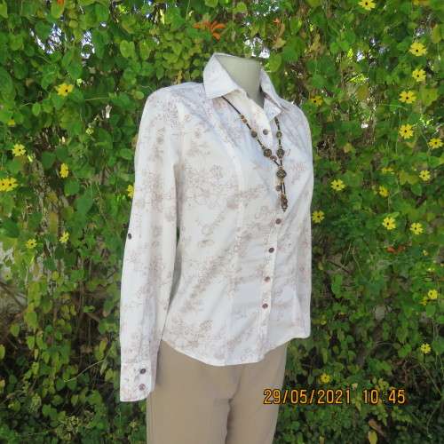 High class white stretch cotton long sleeve shirt with brown floral design.Size 34/10 by TRUWORTHS.