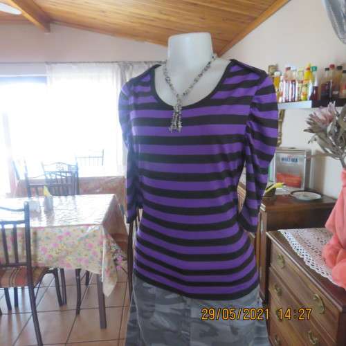 Cute purple and black horizontal striped slip over top in poly/viscose blend. Size 34 by LEGIT
