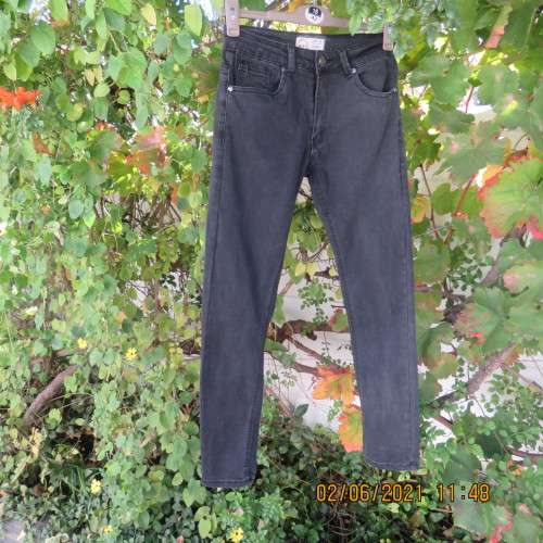 Men`s black stretch polycotton skinny jeans size 28 by K*7 originals.pockets back and front.Good con