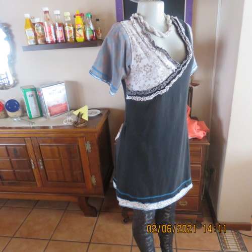 Beautiful black stretch cotton KHEERA long top with white/beige and grey/blue inlays.Size 36/38