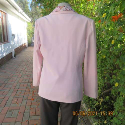 Fabulous carnation pink lined long sleeve tailored jacket by OASIS in size 38/14. As new condition