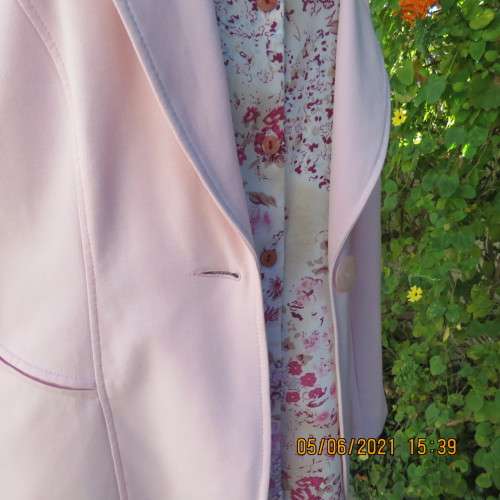 Fabulous carnation pink lined long sleeve tailored jacket by OASIS in size 38/14. As new condition