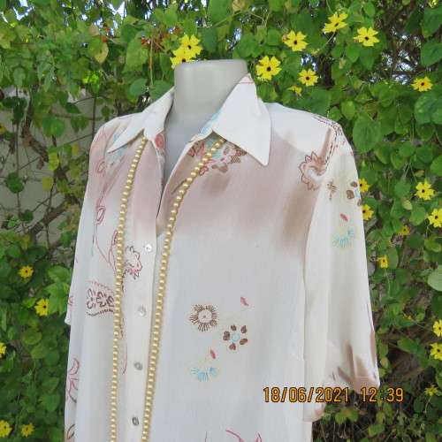 PENNY C rich cream button down top with brick/brown and blue paisley pattern. Size 48/24. As new