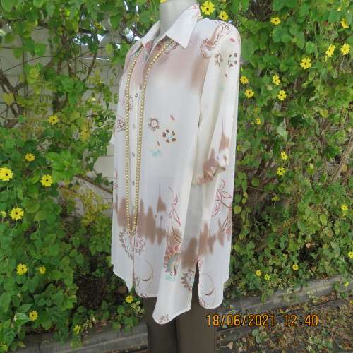 PENNY C rich cream button down top with brick/brown and blue paisley pattern. Size 48/24. As new