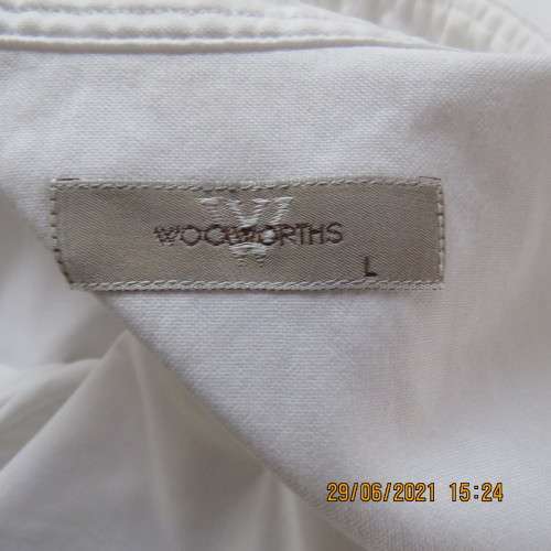 Handsome white heavy 100% cotton classic shirt by WOOLWORTHS in size Large, New condition.