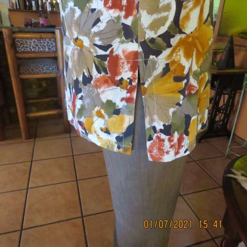 Eye catching boutique made short sleeve autumn colour top with floral design. Size 42/18.As new.