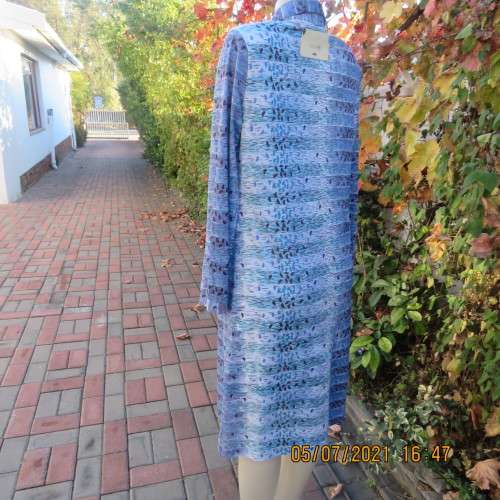 Fabulous vintage shift dress in medley of blues.Hidden button down halfway.Size 36/38 .BEVERLEY BOND