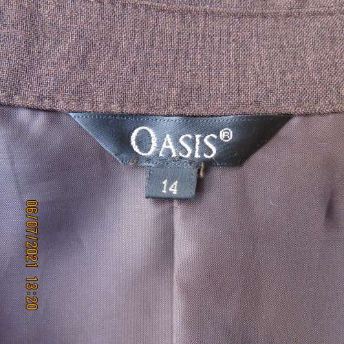 Choc brown zip-up jacket tailored for sophistication. Fully lined.By OASIS size 38/14.New condition.