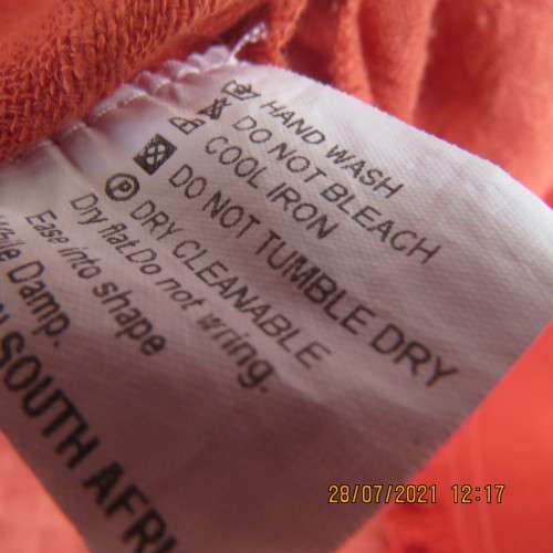 Cool summer strappy top by ANT WEAR size 44/20 in burnt orange 100% cotton. Ruffled edging.