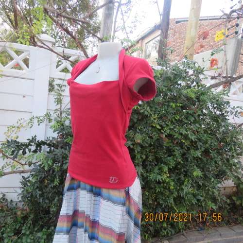 Get noticed in this racy red sexy capped sleeve lycra/cotton top by IDENTITY size 36/12.As new